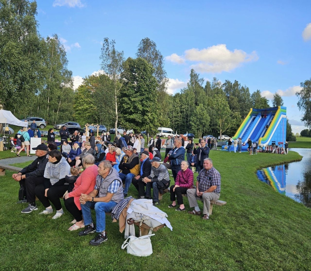 Grumblių seniūnaitijos bendruomenė „Varnakalnis“