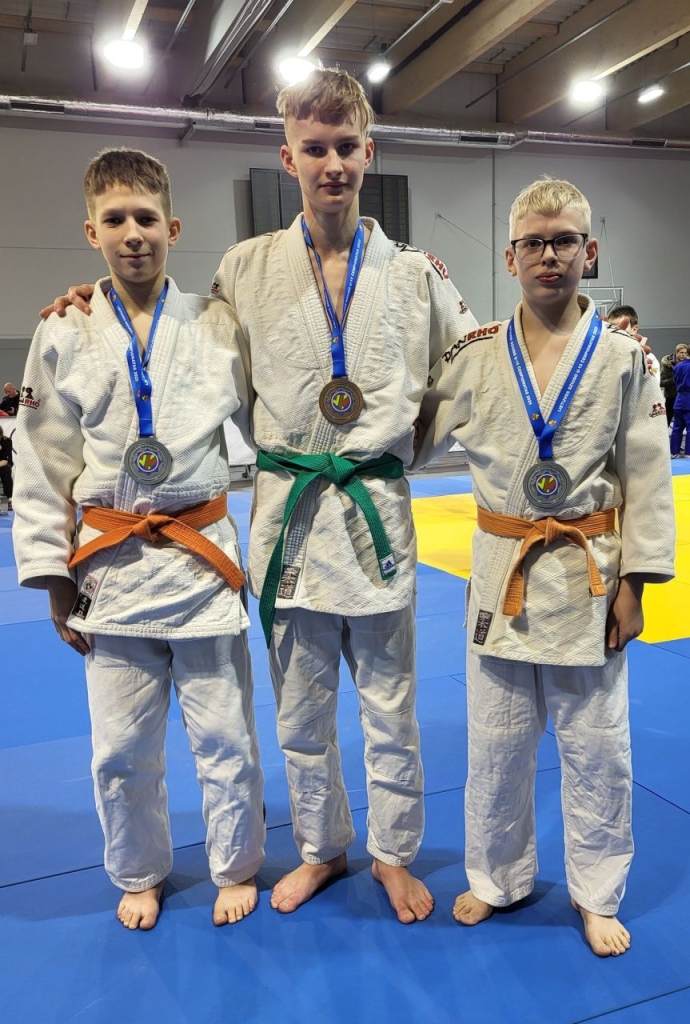 Dziudo U-15 čempionatas. Iš kairės Pijus Vaitkus, Antonijus Stančikas ir Eiridas Rimavičius